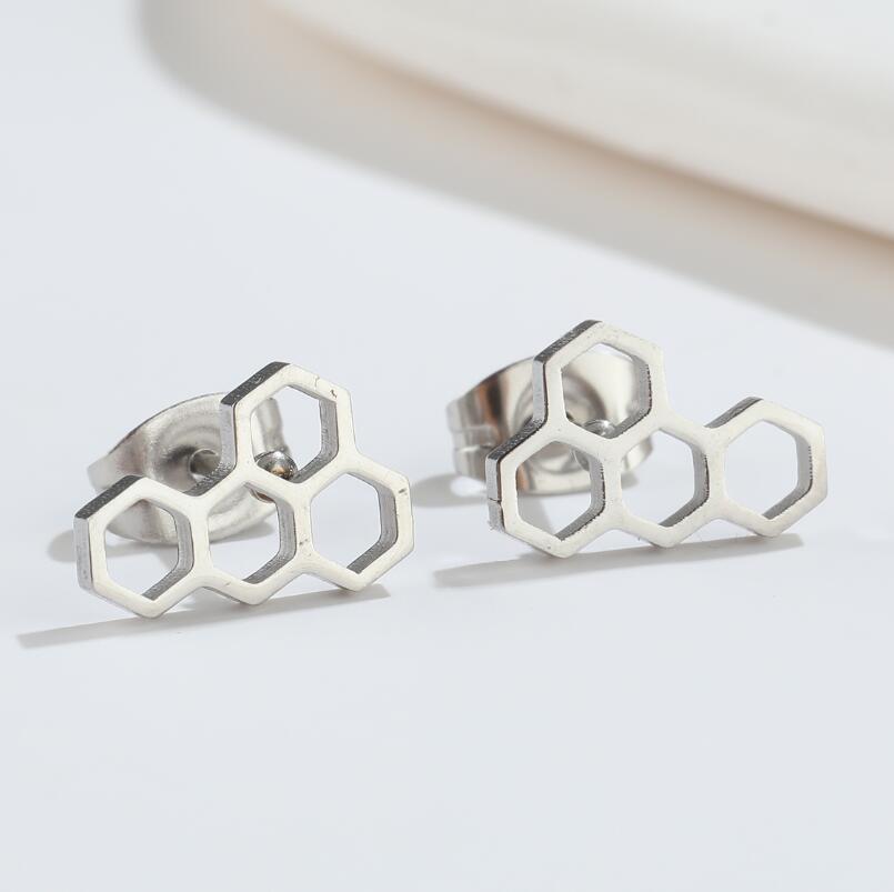 Fashion Honeycomb Titanium Steel Ear Studs Plating No Inlaid Stainless Steel Earrings display picture 3