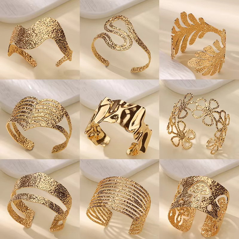 Vacaciones Estilo Clásico Color Sólido Hierro Brazaletes Venta Al Por Mayor display picture 1