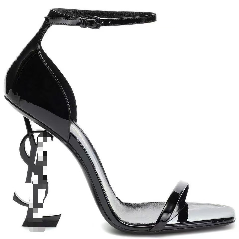 성스러운 블랙 페이턴트 가죽 8CM