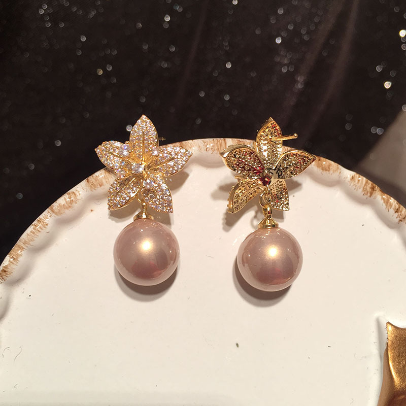 Petal Pearl Earrings display picture 6