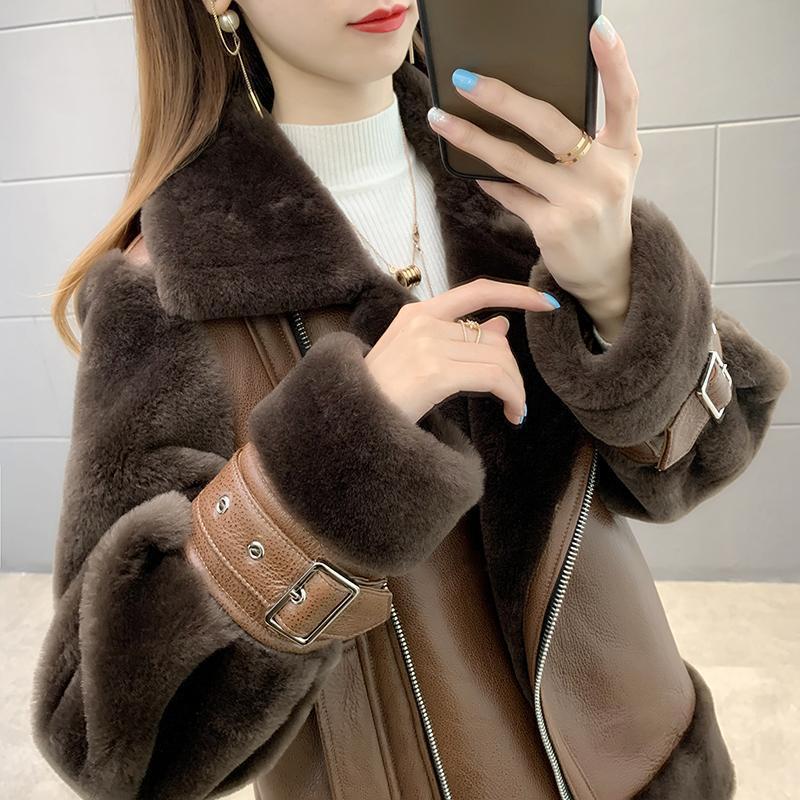 大码女装羊羔皮衣一体2025秋冬新款胖妹妹短款加厚冬季棉袄外套潮