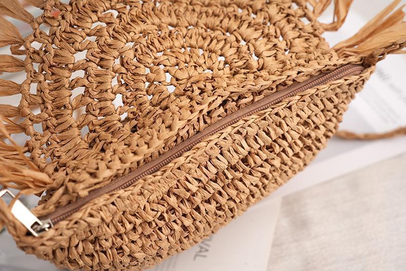 Women's Small Straw Solid Color Vacation Beach Weave Buckle Straw Bag display picture 10