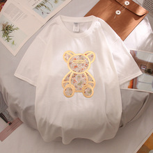 白色烫金小熊t恤女短袖中长款2021春夏新款欧货宽松洋气体桖上衣