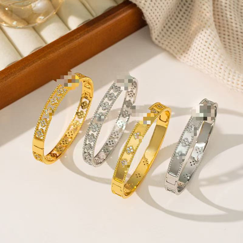 Cross-Border Light Luxury Four-Leaf Clover Diamond-Encrusted Bracelet for Women, Light Luxury Copper Plated with 18K Gold, Versatile and High-End Kaleidoscope Bracelet Accessory Cross-Border Light Luxury Four-Leaf Clover Diamond-Encrusted Bracelet for Women, Light Luxury Copper Plated with 18K Gold, Versatile and High-End Kaleidoscope Bracelet Accessory