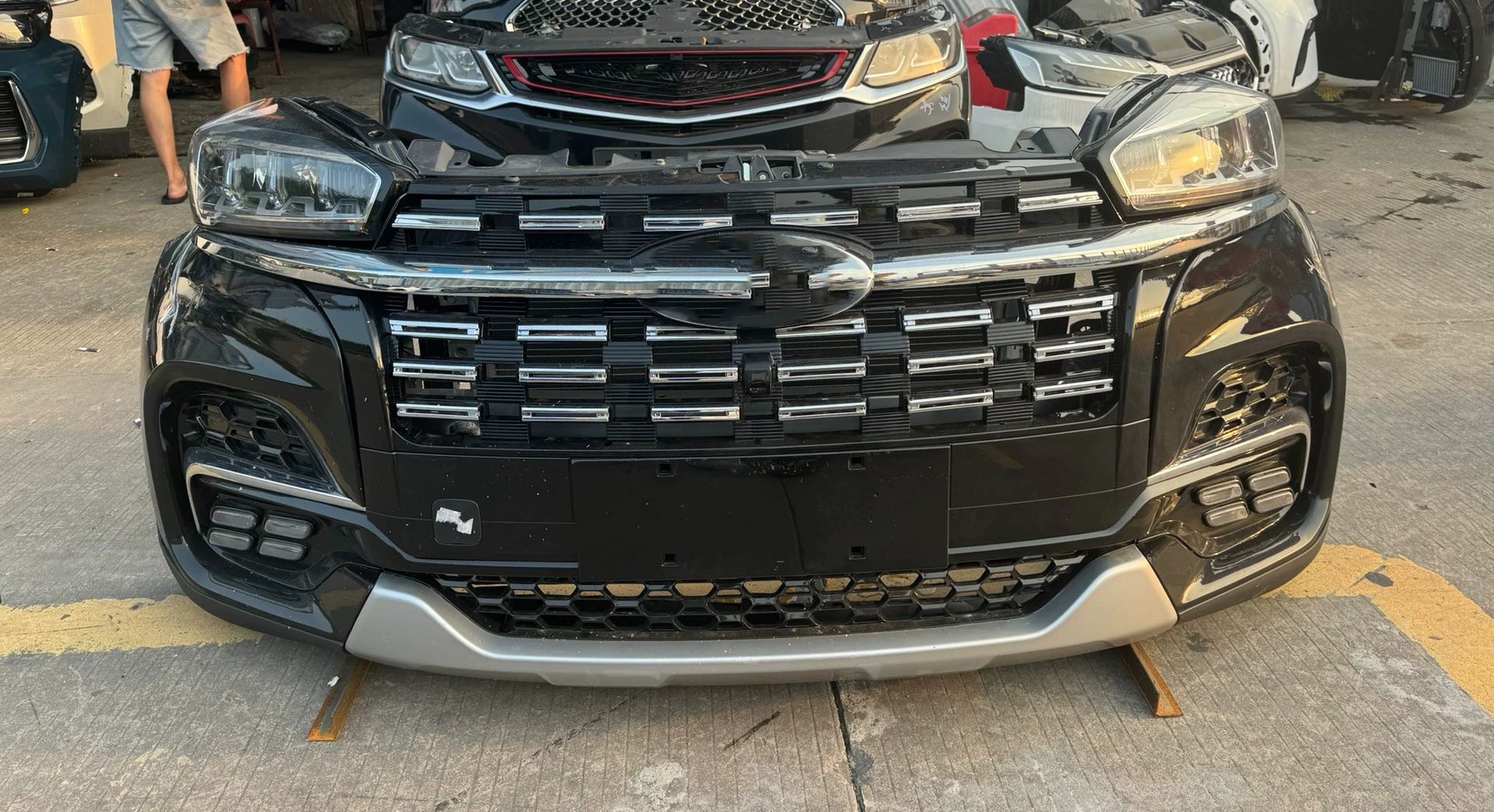 Suitable for Chery Tiggo 8: front bumper, front grille, front nose trim, headlights, hood, and fender