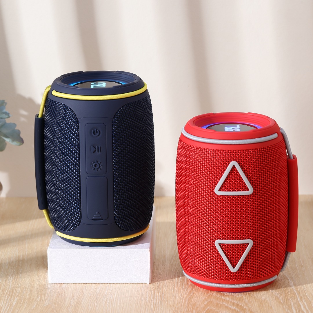 Transfronterizo nuevo TG657mini altavoces Bluetooth de escritorio subwoofer portátil tarjeta de enchufe TWS amplificador todo en uno audio
