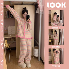 韓国版のかわいい甘いストライプのニットの半分の毛のパジャマの女性のタイプの冬の新型の長袖のズボンの部屋の服のスーツ