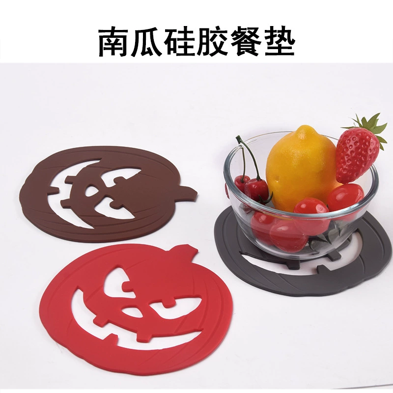 Фабричный рождественский утолщенный изолированный коврик для стола с мультяшным тыквенным лицом, противоожоговой и устойчивый к высоким температурам коврик для горшка, силиконовый коврик для подставки для тарелок