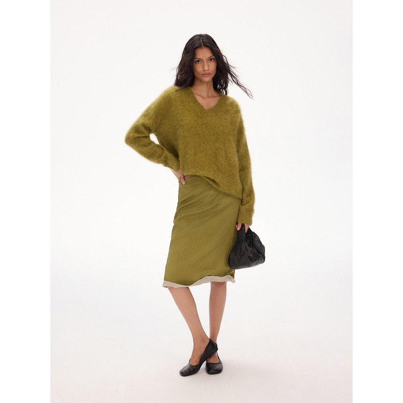 DT ETOLIE Korean-style versatile color-blocked skirt with a stylish pleated design, women's straight mid-length skirt D8301