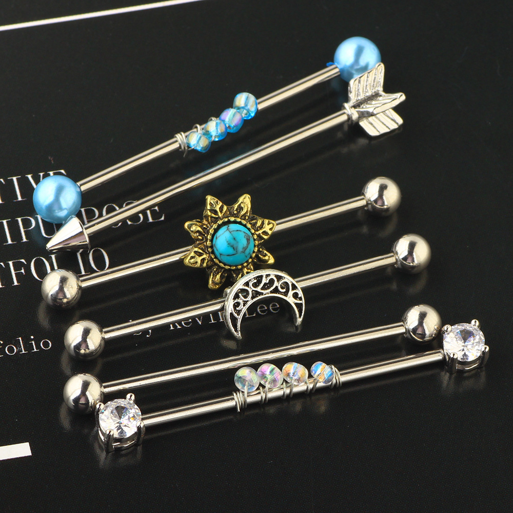 16G labret stud size and finish detail