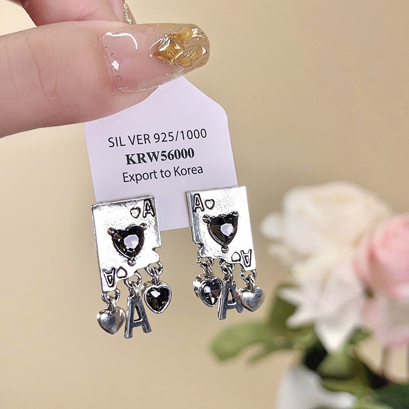 ニッチなデザインの高級ブルーバタフライパールイヤリング、女性用、2025年夏の新作人気ファッションイヤリング