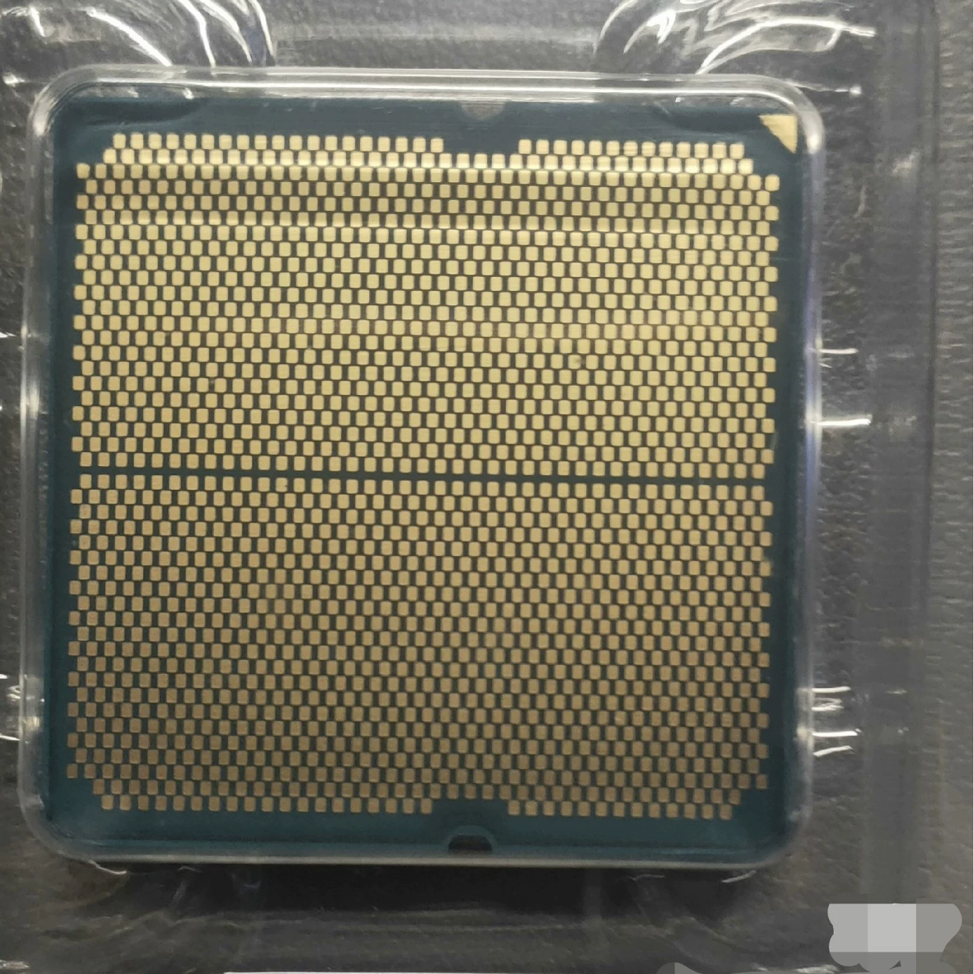 AMD Ryzen 7 9700X loose chip AM5 8-core 16-thread desktop computer CPU processor suitable for X870