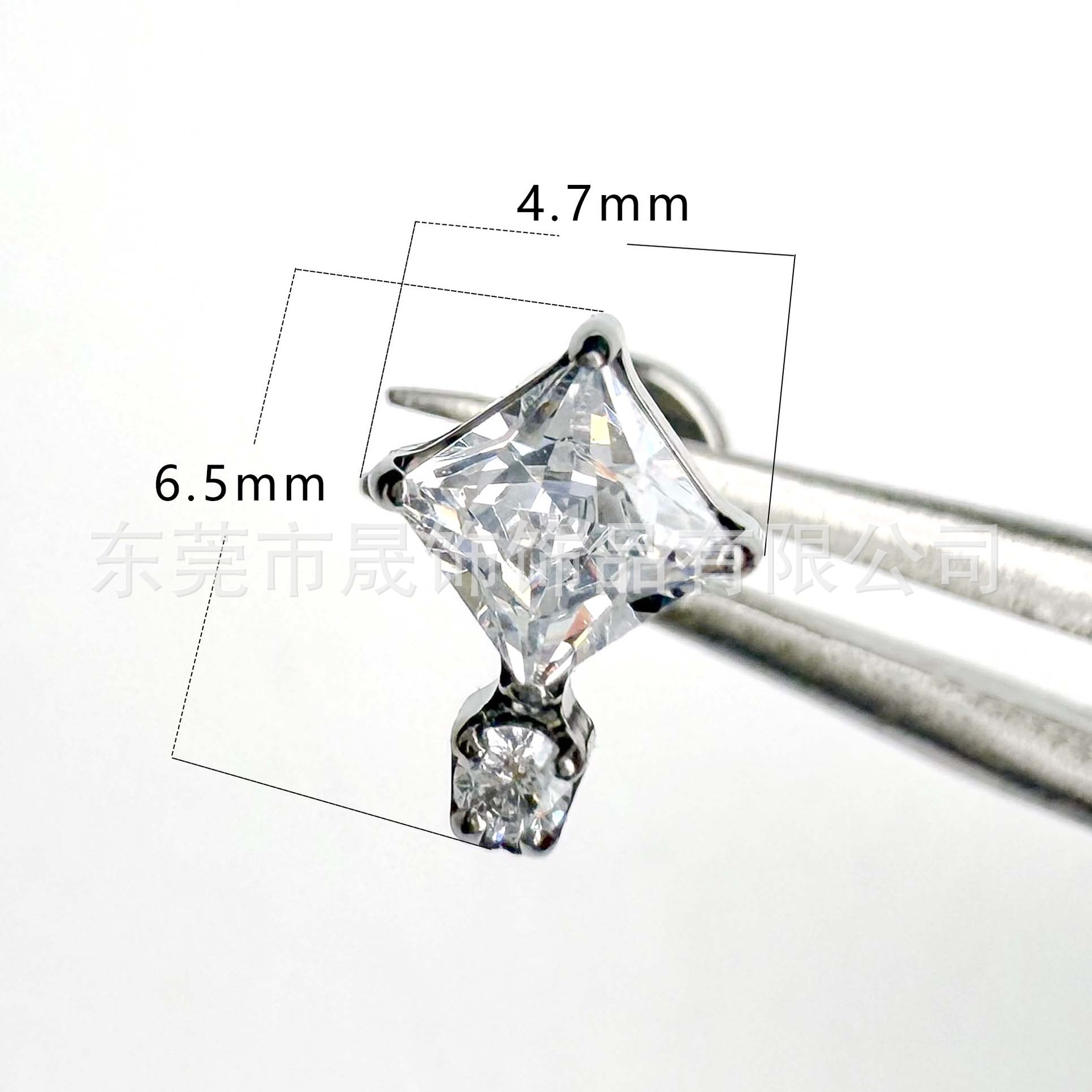 F136 Titanium 方 Cubic Zirconia Ear Stud Labret Stud Helix Cartilage Stud G23 Implant Grade Titanium 内牙 Piercing Jewelry 厂家
