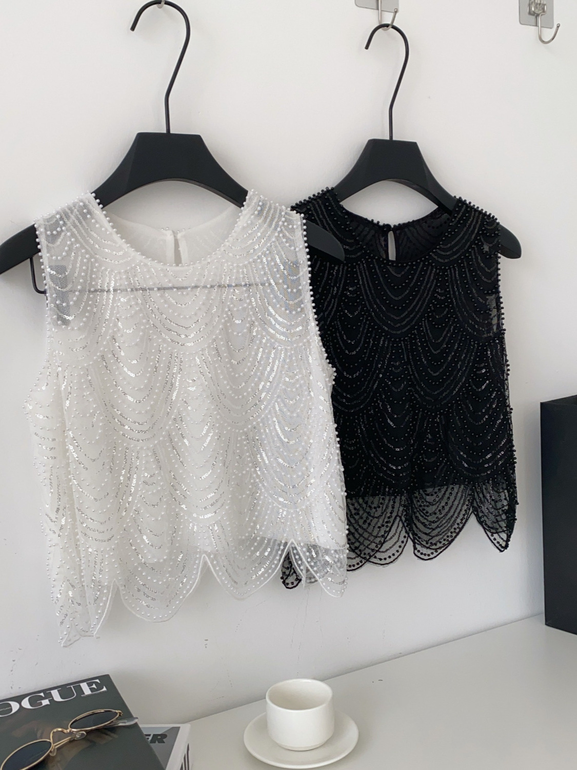 Qadın üçün muncuq və sequinli jilet, yay üçün nazik tor
