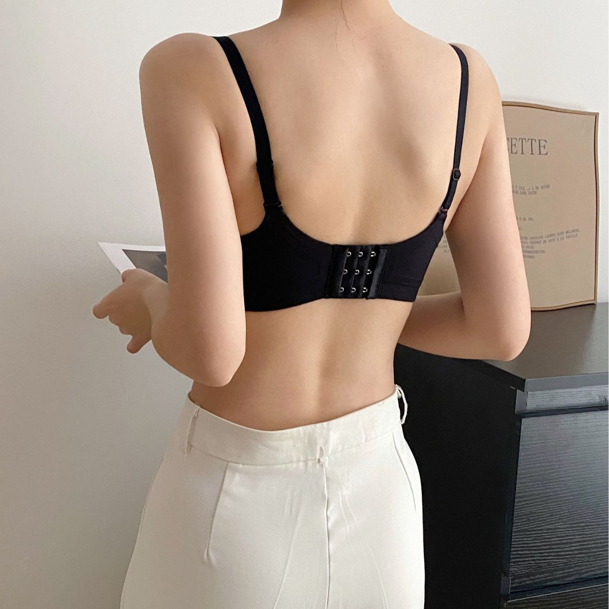 Venta directa de fábrica Comercio electrónico transfronterizo Sudeste de Asia Vietnam Tailandia Ropa interior de mujer sin costuras Sujetador de una copa desnudo