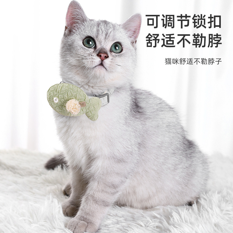 Collar para mascotas con campana, collar para mascotas de pez pequeño, collar para gatos, lindo y de alto valor, fabricante de baberos para gatos ajustables
