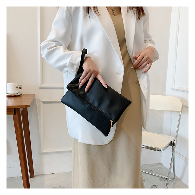 Women's Small All Seasons Pu Leather Solid Color Fashion Square Magnetic Buckle Clutch Bag display picture 7