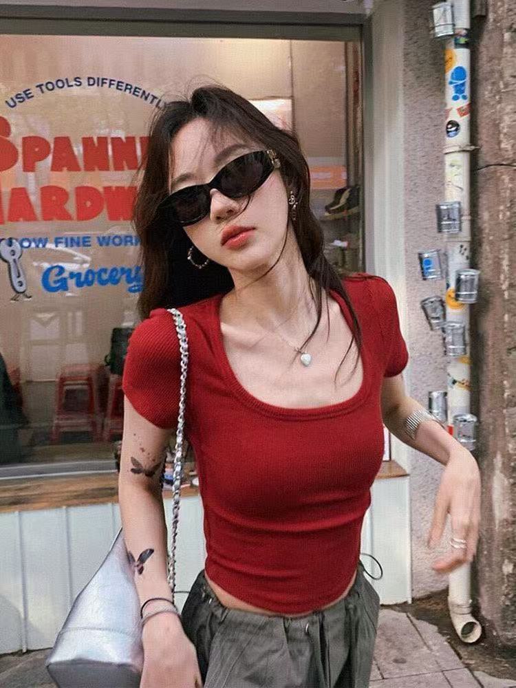 Slim-Fit, Figure-Flattering U-Neck Short-Sleeve T-Shirt for Petite Figures, Versatile Solid Color Inner Wear, Simple Style, Short Top
