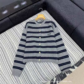 M缪家秋冬新款字母刺绣羊毛开衫羊绒针织衫休闲女装上衣长袖