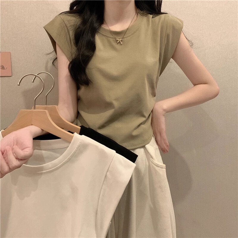 Slim-Fit Short-Sleeve T-Shirt for Women, Summer 2026 Design with Small Flutter Sleeves, Ruched Waist, Trendy Short Top Slim-Fit Short-Sleeve T-Shirt for Women, Summer 2026 Design with Small Flutter Sleeves, Ruched Waist, Trendy Short Top