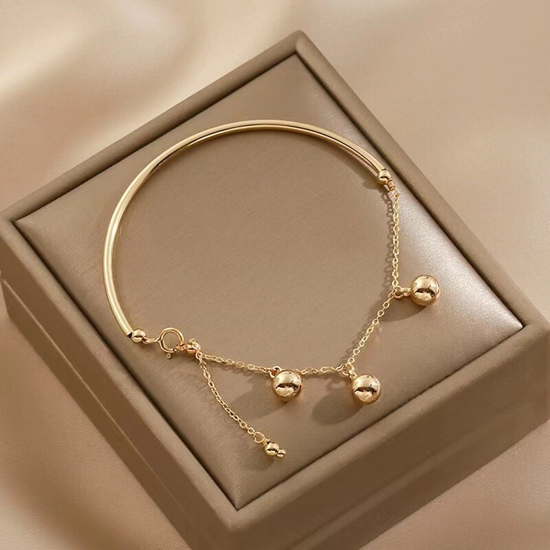 Mingyue clang bracelet female three golden beans golden ball design sense ins niche bracelet New Year birthday gift for girlfriend Mingyue clang bracelet female three golden beans golden ball design sense ins niche bracelet New Year birthday gift for girlfriend