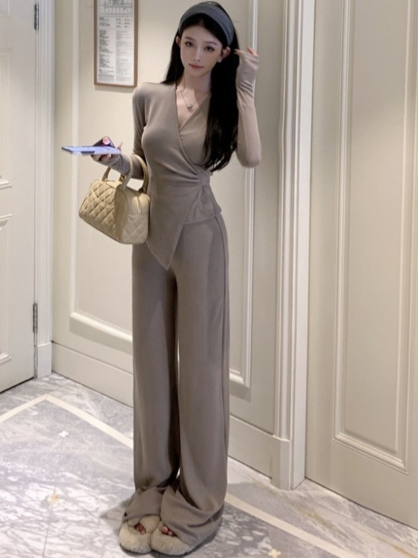 休闲套装不规则修身交叉v领长袖德绒女秋季穿搭微喇叭阔腿裤两件|undefined