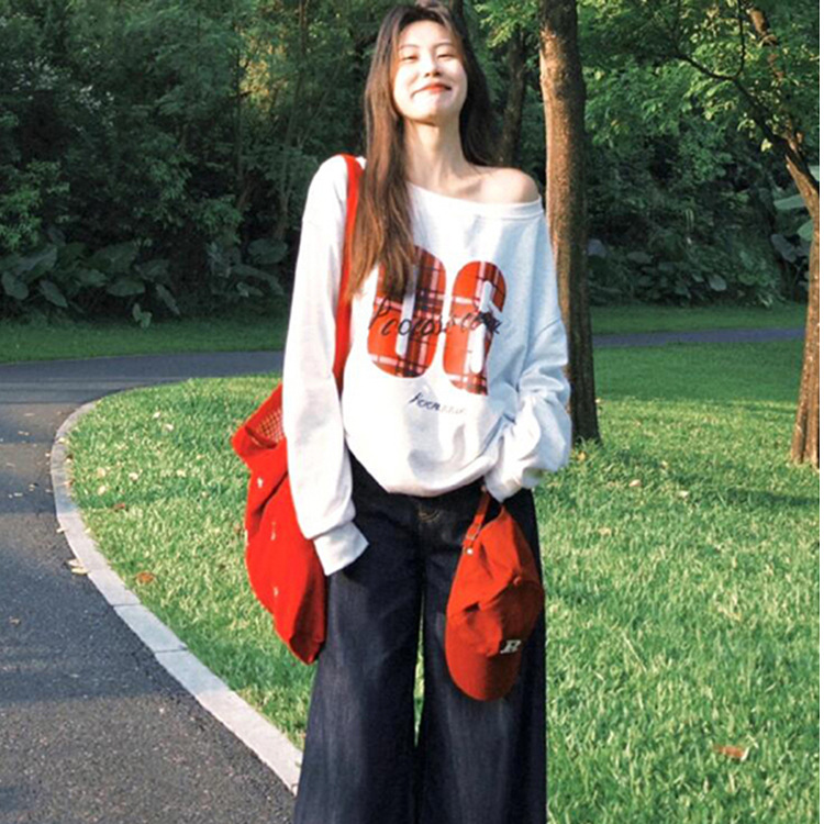 아메리칸 스타일 레트로 스파이스 소녀 한 캐릭터 칼라 크로스 숄더 땀 여성의 가을 2024 새로운 게으른 스타일 디자인 틈새