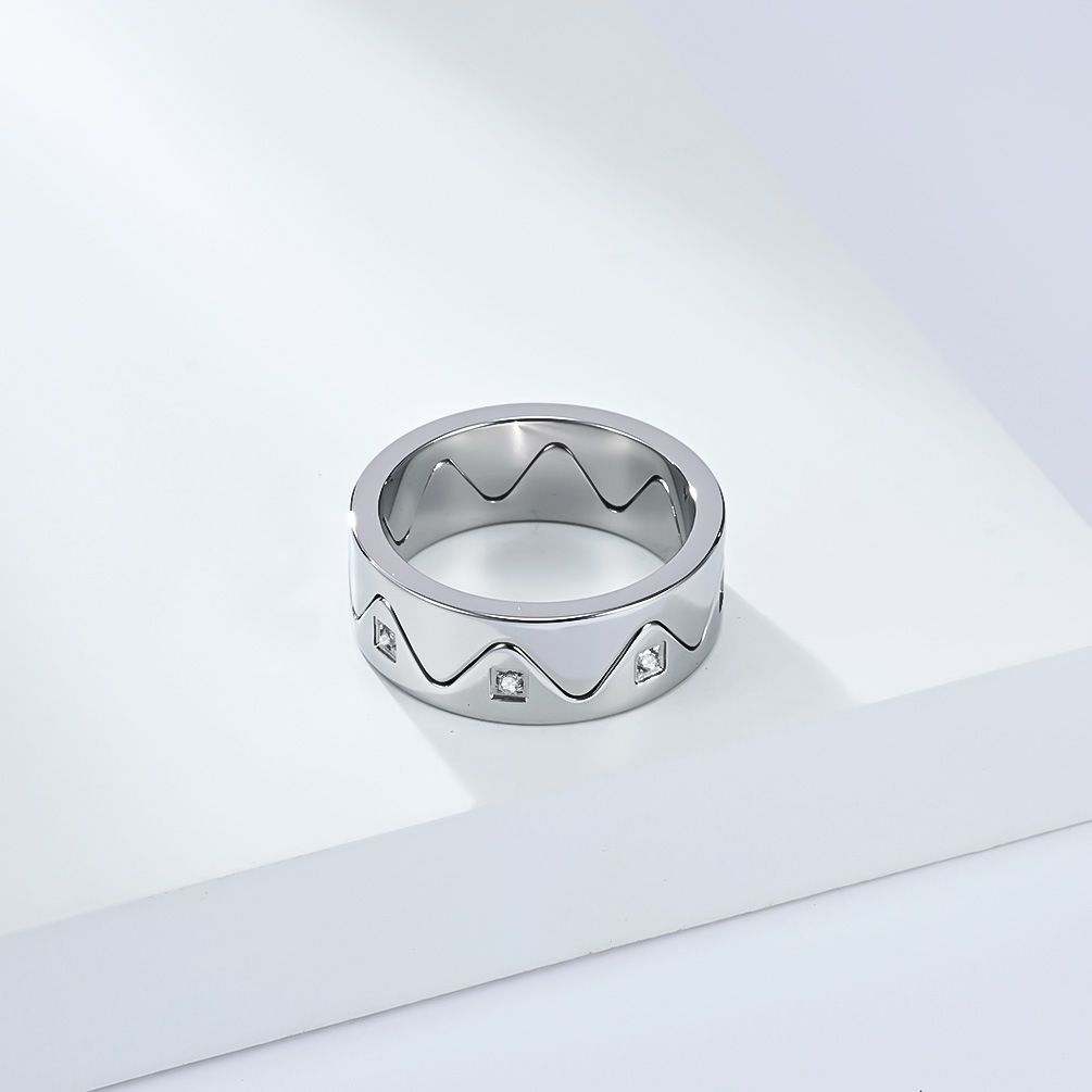 Bague couronne en acier titane avec diamants design créatif_voghion.com