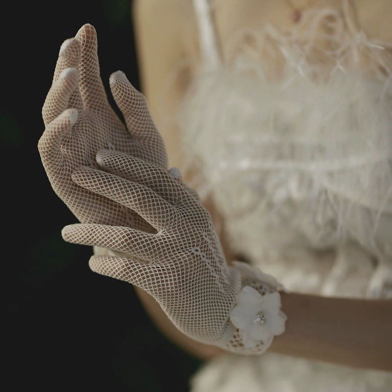 Корейский перчатки для новобрачных белое свадебное платье короткая сетка кружева палец Свадебные перчатки Свадебные аксессуары оптом