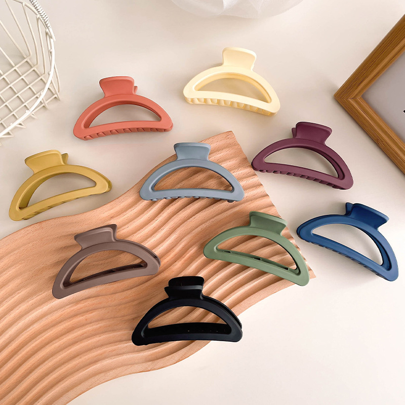 Clip de semicírculo a juego de color esmerilado hembra horquilla grande de plástico Sentido de alta calidad Cabeza trasera clip de tiburón tocado accesorios para el cabello