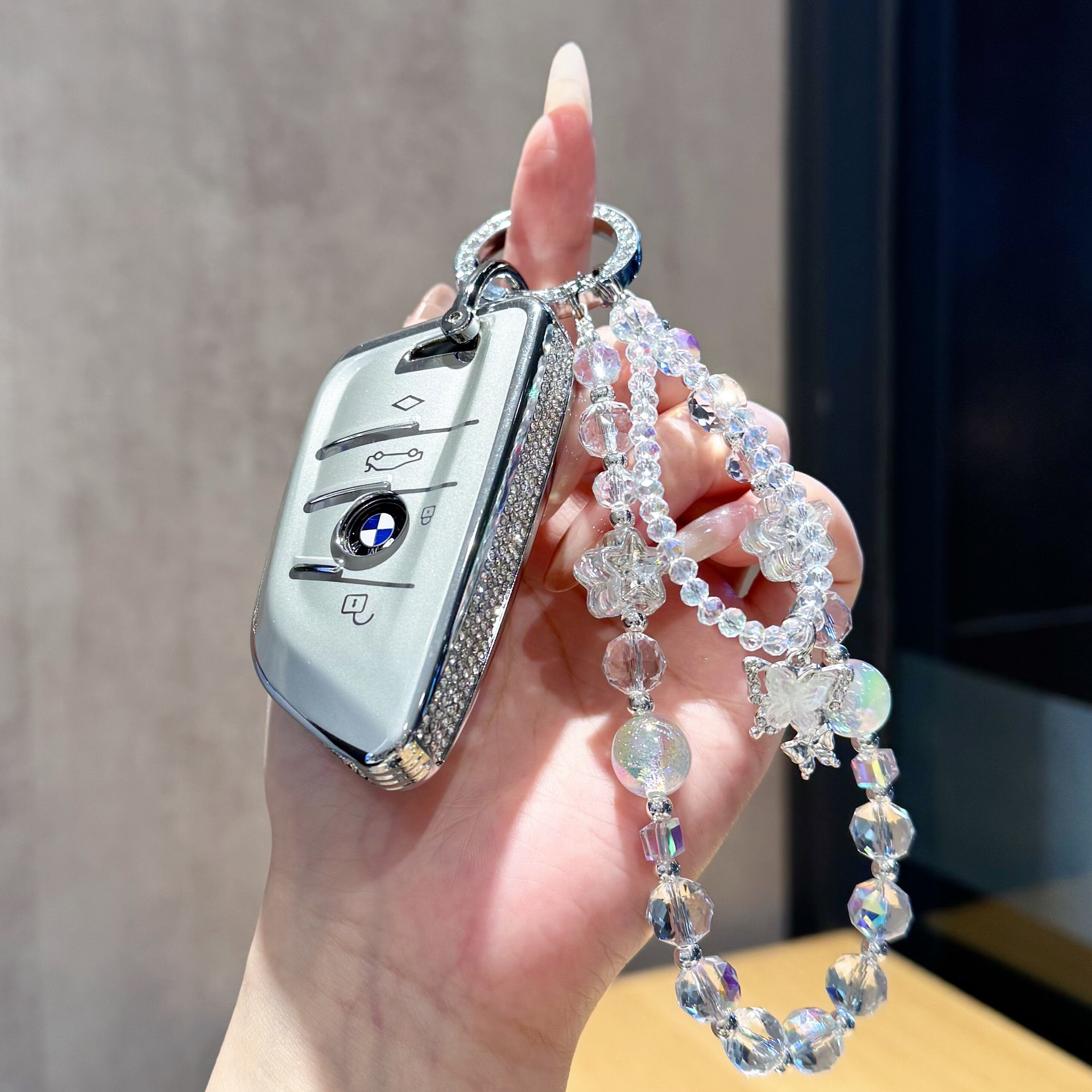 Suitable for BMW key cases, new 3 Series 330li, 5 Series 530li, X1, X2, X3, X4, X5, blade-style women's key case