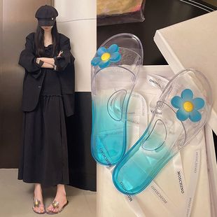�W�tƽ�ױ���һ����Ь�ļ��⴩�¿���Ů�L��߅��ȹ�Ӱٴ�ɳ������