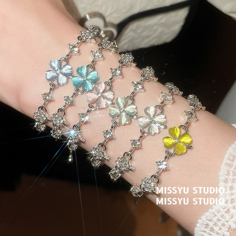 Monet's Garden~Fresh and Elegant Cat's Eye Stone Flower Zircon Bracelet, Light Luxury High-End Bracelet, Sweet and Versatile Hand Accessory