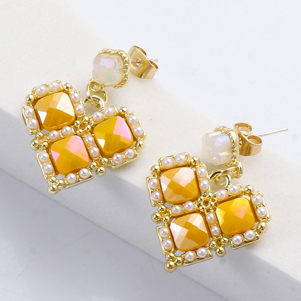 Korean Inlaid Pearl Geometric Heart Earrings display picture 7