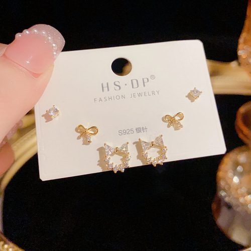 Fashionable, delicate, and high-end bow set for women, consisting of three pieces, small-niche design, lightweight luxury style, matching earrings, wholesale.
