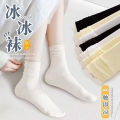氷氷の靴下の女性の薄いタイプの積み重ねの靴下の春と秋のビロードの中筒の黒色の長い筒のinsは氷の糸のメーカーを合わせます。