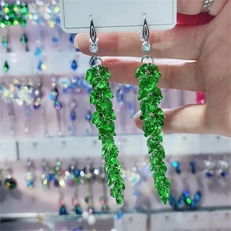 2025 nuevo hogar aretes de cristal púrpura con bordas de uva amistita hadas pendientes de orejas ganchos de orejas simples de alta calidad