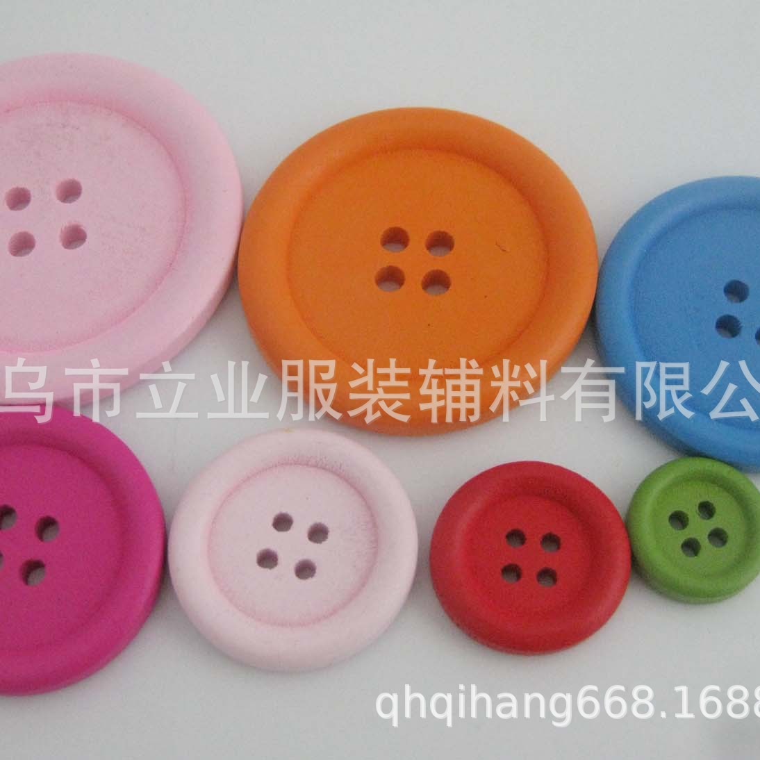 细边四眼木头纽扣 彩色木扣糖果色混发 多规格装饰木扣子服装配件