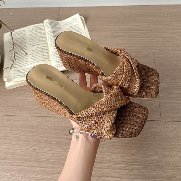 Retro estilo francés cuadrangular tacones de pendiente zapatillas para mujeres 06 nuevo verano con falda multifacé para aumentar la altura de las zapatillas frías image 7