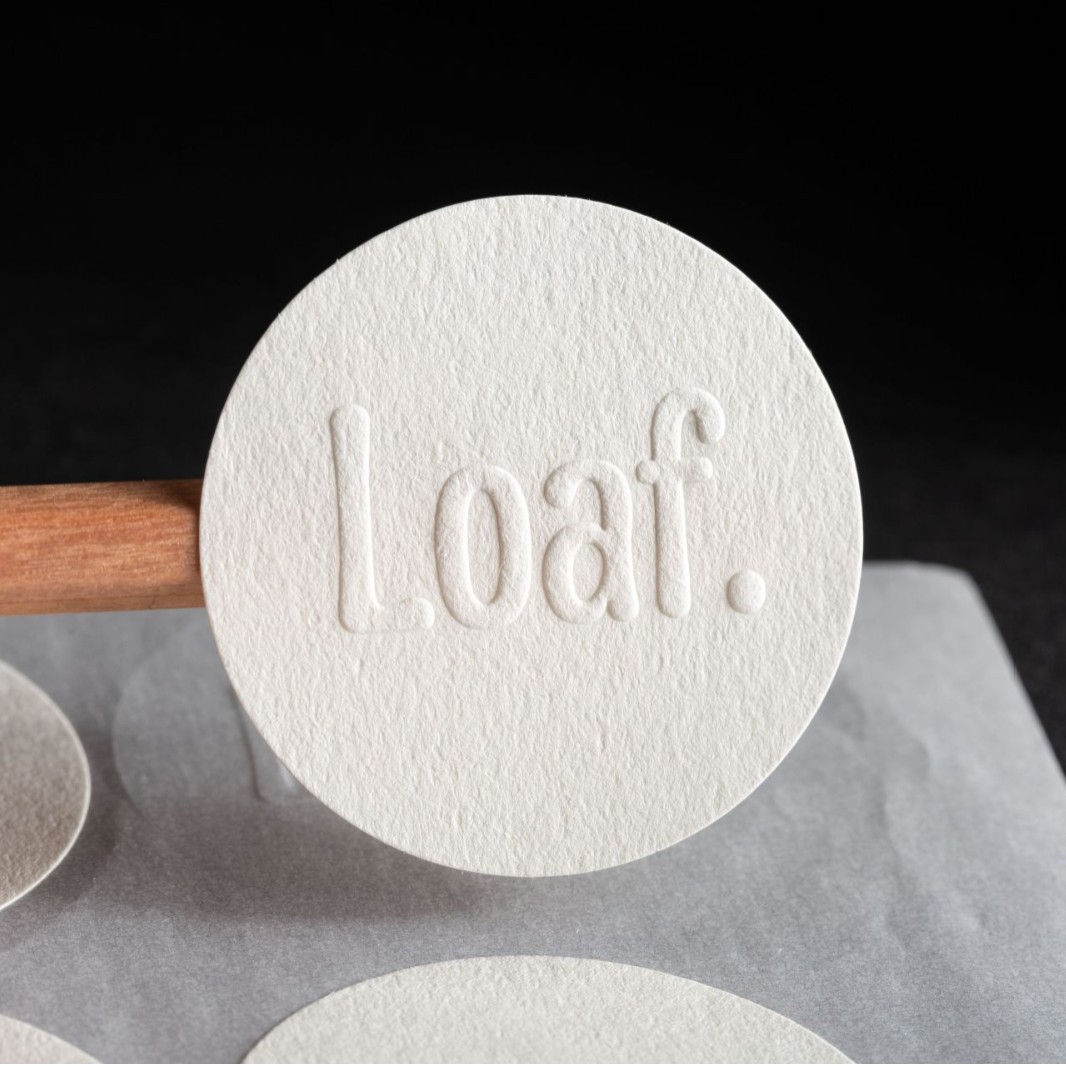 凹凸贴纸激凸工艺压花定制哑面纹理纸不干胶logo贴纸定做高级感