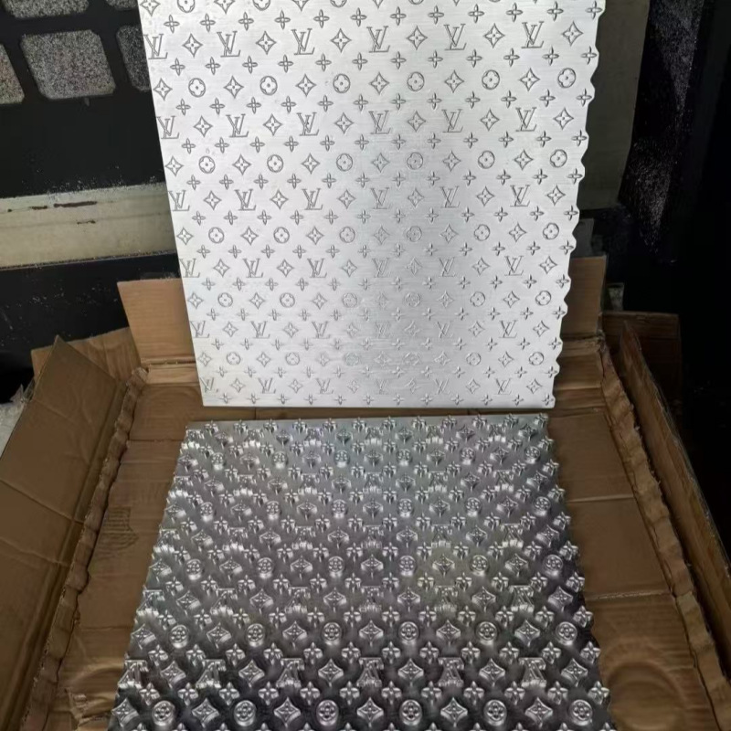 厂家直供皮革压花铝板雕刻条纹皮革压花金钥匙凹凸压花CNC铝加工