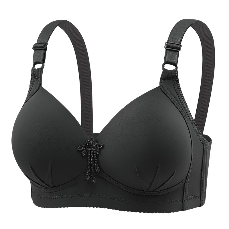 Las mujeres de mediana edad, grandes y delgadas tazas de ropa interior se reúnen, grandes y sin anillos de acero, levantan y sostienen sujetadores de leche complementarios cómodos y transpirables.