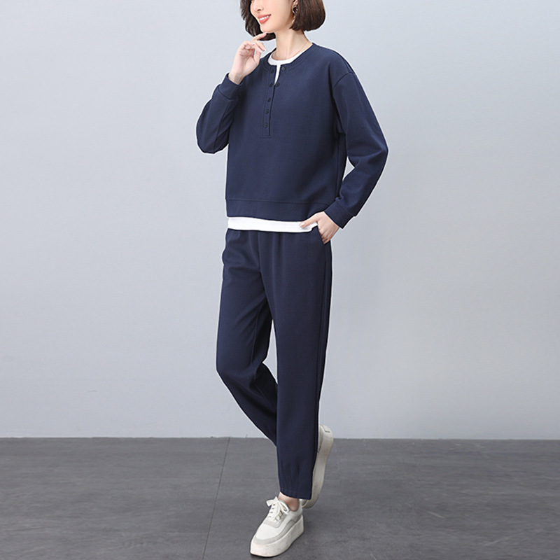 Leisure sports suit women's spring and autumn 2025 new fashion age-reducing mother wide leg pants a set of two-piece sweater