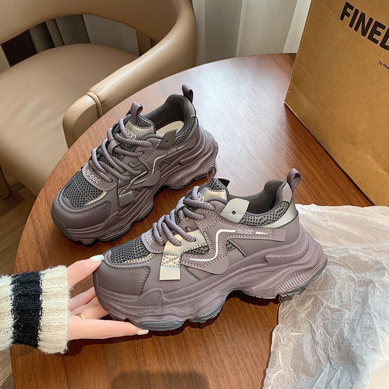 2024 zapatos de padre para mujeres de mujer versátil para mujeres ligero transpirable suave anti-redderrapante de malla de cabeza ultraligera nuevo chino