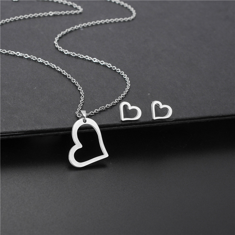 Hollow Heart-shaped Stainless Steel Earrings Necklace Set Wholesale Nihaojewelry display picture 4