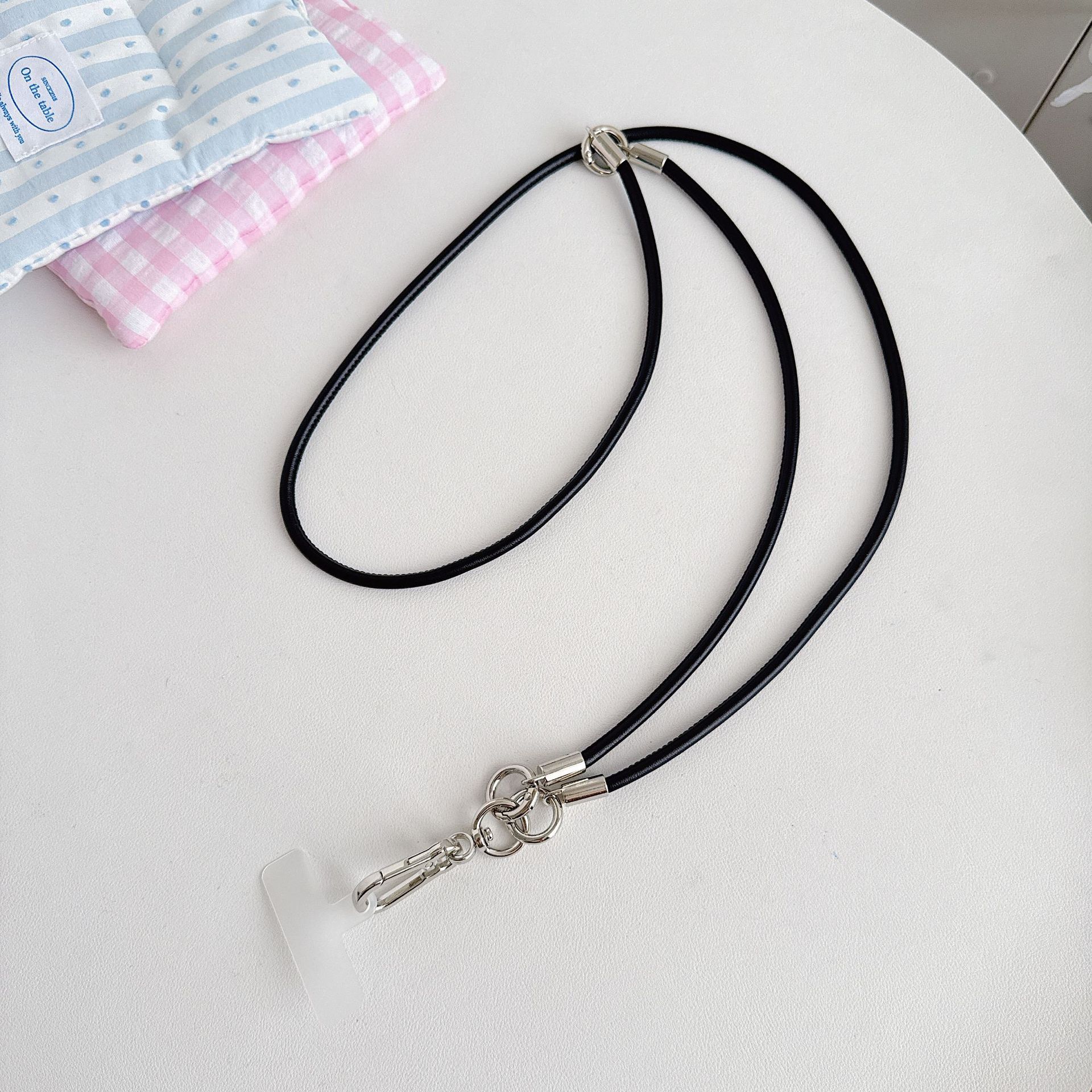 Cordón de teléfono móvil de alta gama hecho a mano boutique Cordón de cuero ins Cadena larga y corta Cordón de teléfono móvil de moda Cordón de mensajero largo y corto