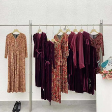 熹凤2023斋秋冬气质V领交叉过膝长款收腰丝绒连衣裙品牌折扣尾货