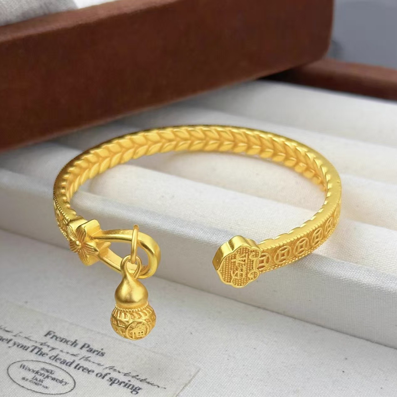 Bracelet