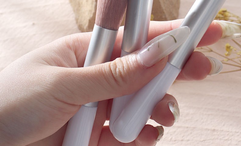 Factory direct sales of single small Odin powder brush, highlighter brush, blush brush, portable short beauty tool, makeup brush undefined