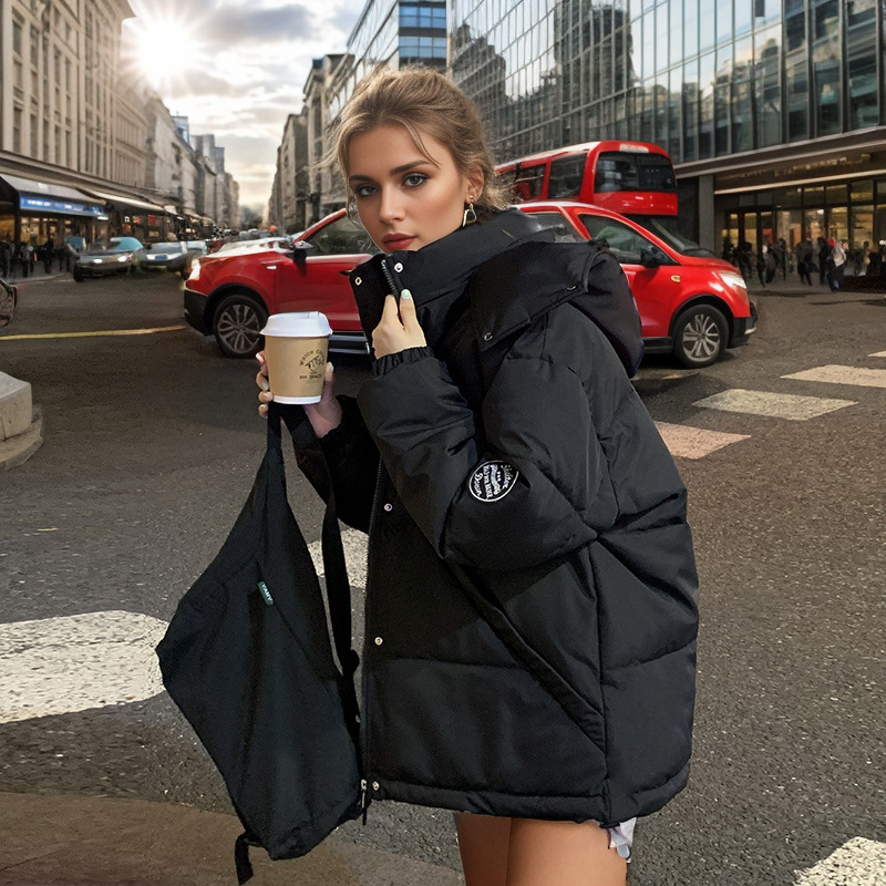 Warme Jacken für Damen sind beliebt bei übergroßen Overalls und locker geschnittenen, baumwollgefütterten Jacken_voghion.com